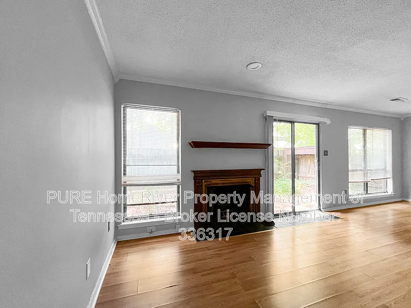 2 bed, 2.0 bath, 1189 sqft, $895 — Photo 2