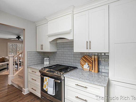 4th image of 6521 Samrick Ave NE