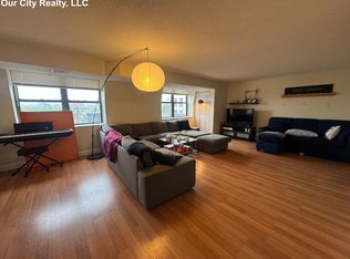 85 Hancock St #PENTHOUSE 17, Cambridge, MA 02139