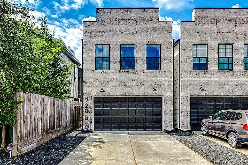 3 bed, 3.5 bath, 2577 sqft, $4,975 — Photo 1