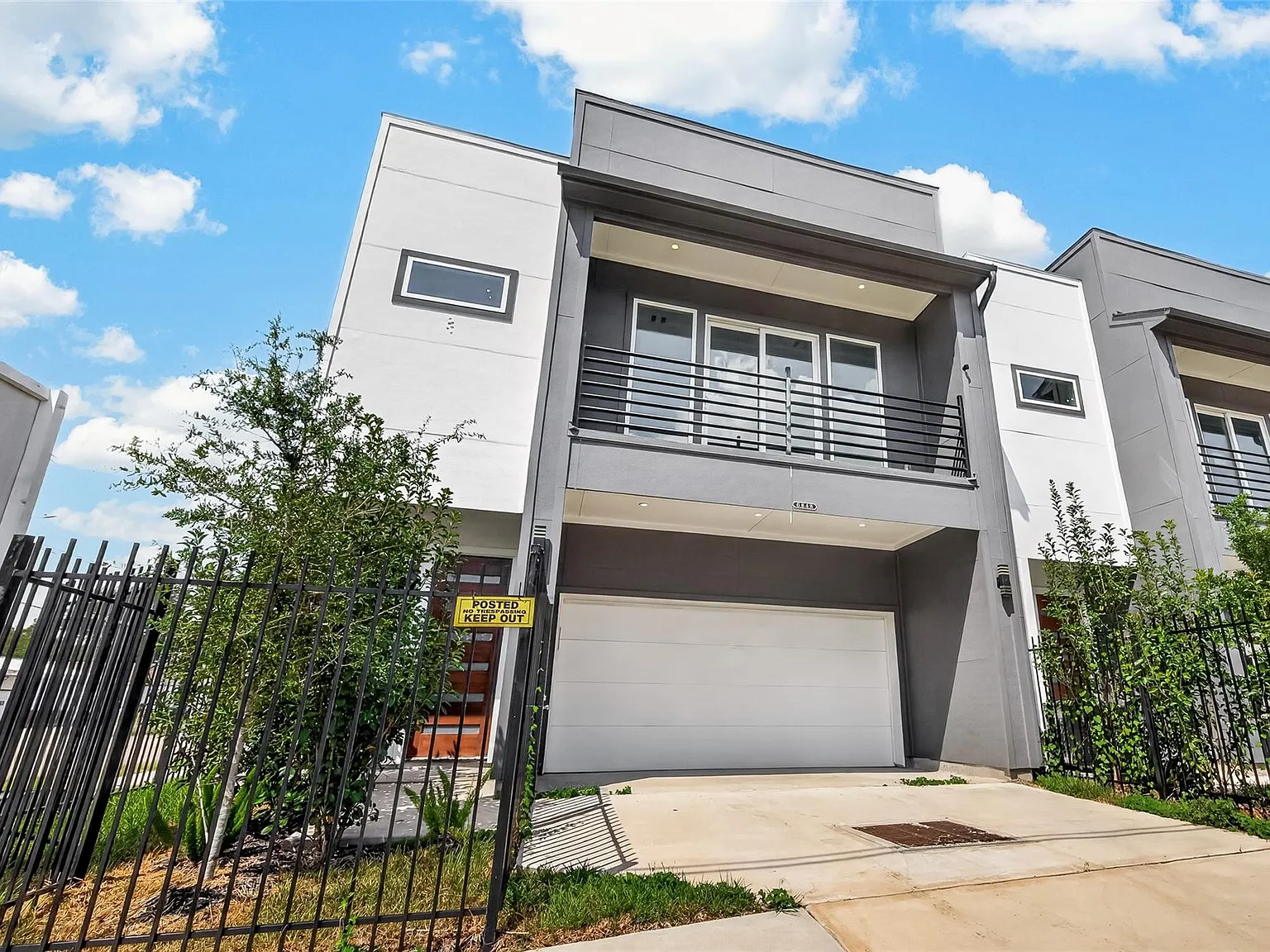 3 bed, 3.5 bath, 1659 sqft, $2,500 — Photo 2