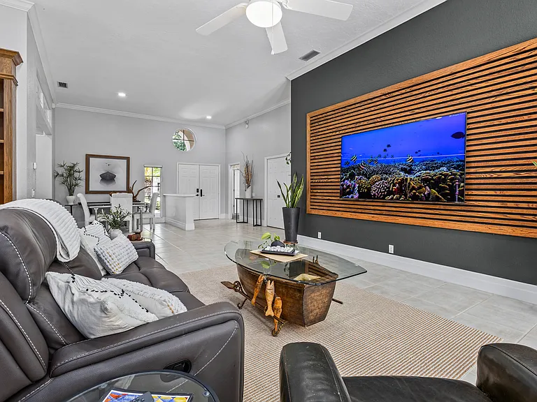7105 Victoria Cir — Photo 5