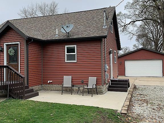 2nd image of 915 E End Ave