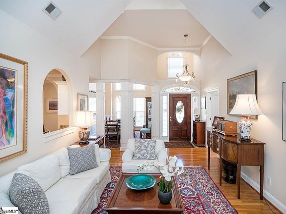 5th image of 12 Middlewick Ct