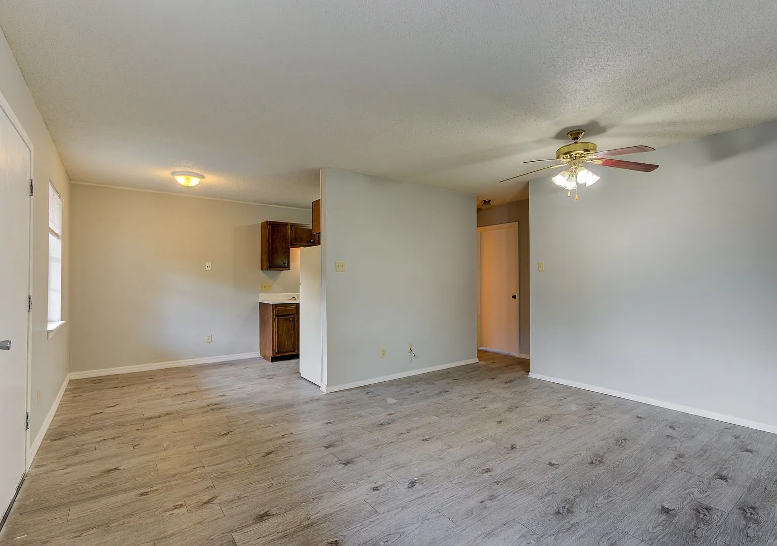 Magnolia Place: 1 & 2 Bedroom Apartments — Photo 3