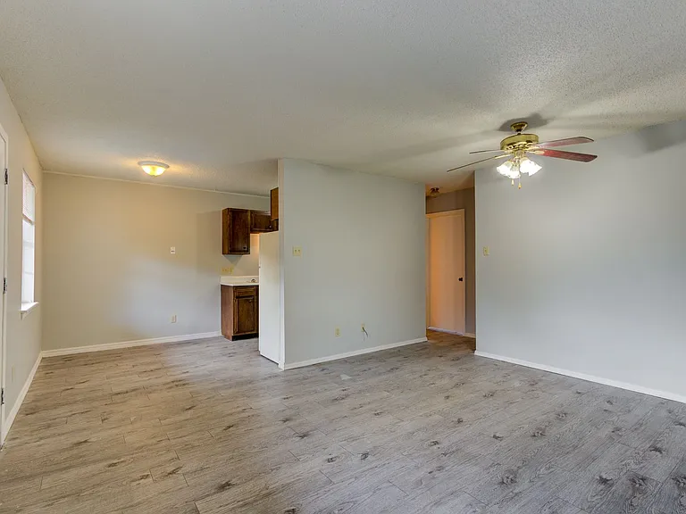 Magnolia Place: 1 & 2 Bedroom Apartments — Photo 3