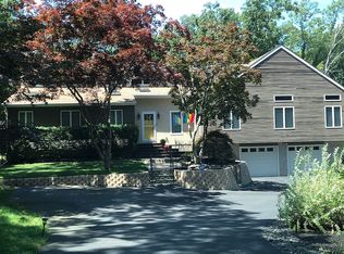 2 Eastview Dr, Miller Place, NY 11789