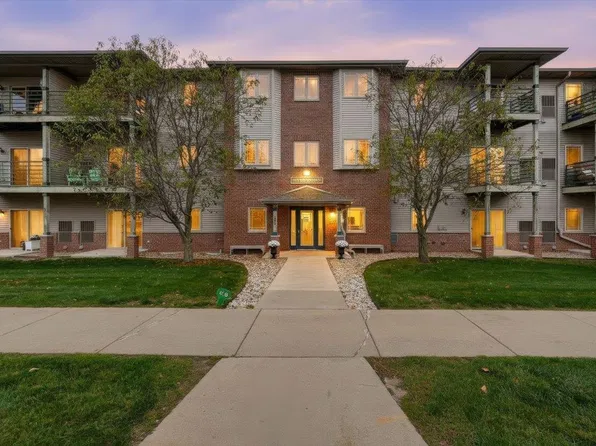 102 Prairie Heights Dr APT 405, Verona, WI 53593