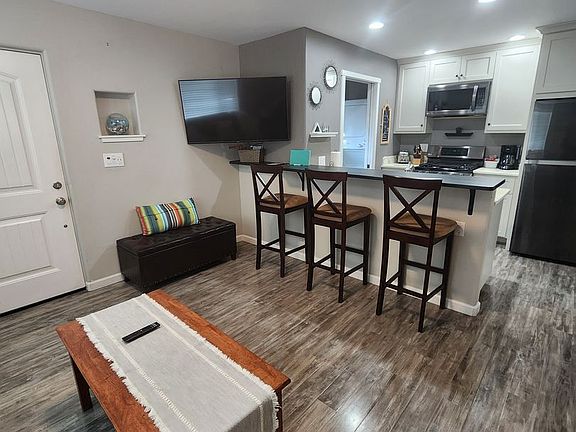 4th image of 1203 Russ Ct