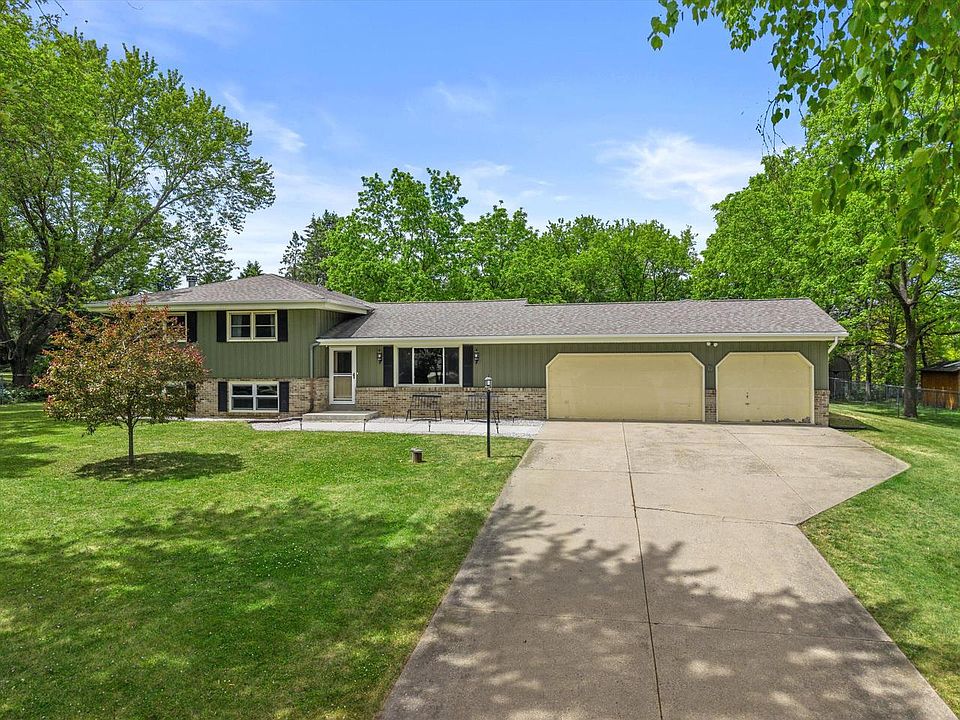 1st image of S69W22340 Sonoma WAY