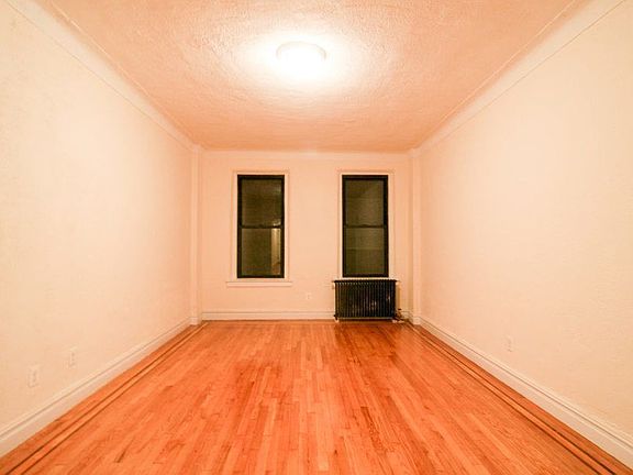 4th image of 3206 29th St APT 5B