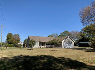 325 E Clinton St, Hartsville, IN 47244