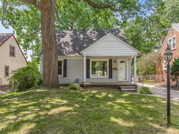 2834 Burns St, Dearborn, MI 48124