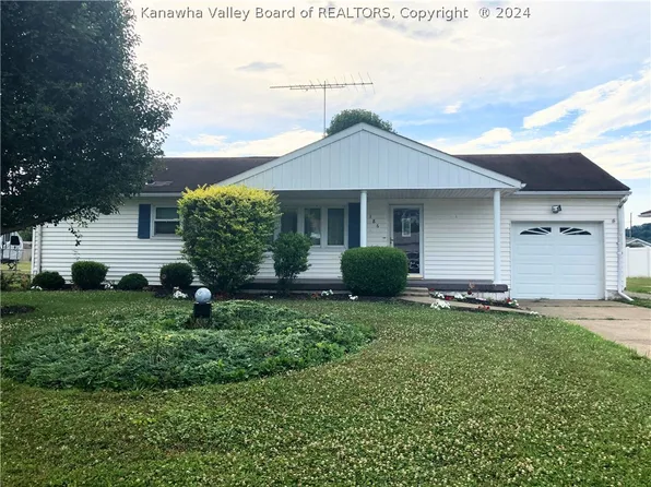 186 Midway Dr, Letart, WV 25253