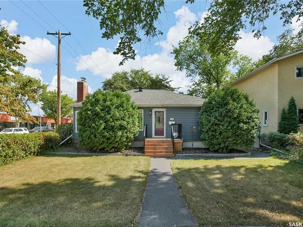 930 6th AVENUE N, Saskatoon, SK S7K 2T4