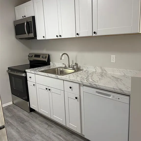 190 W Ventris Ave — Photo 13