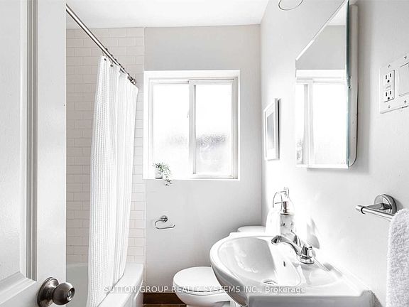 5th image of 465 Ashdale Ave #3