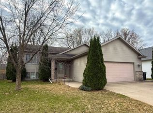 331 Brookestone Dr SE, Rochester, MN 55904