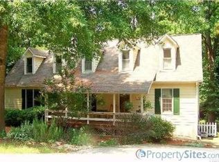 221 Scarlett Dr, Chapel Hill, NC 27517