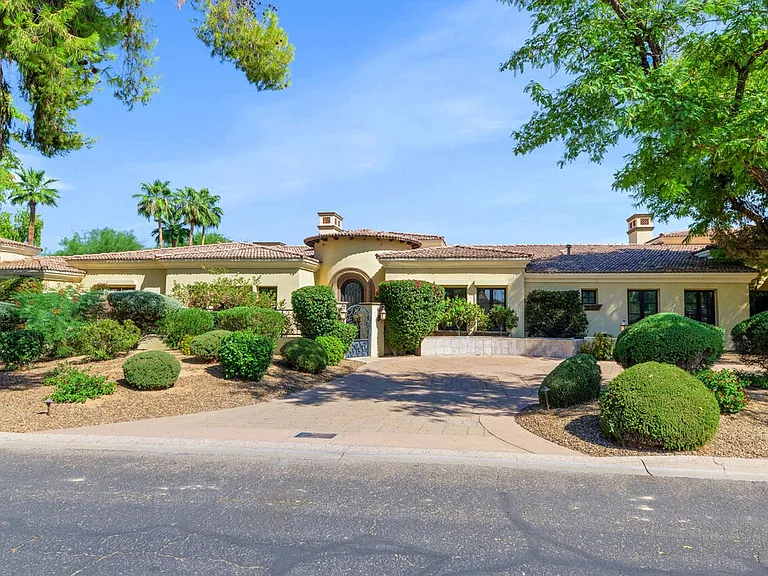 6730 E Sunnyvale Rd — Photo 2