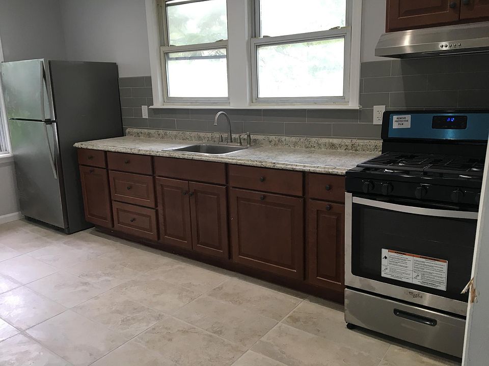 1st image of 19 Saint Marys Pl Floor 2