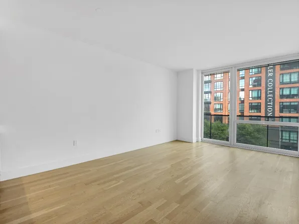 150 Fourth Avenue image 3 of 13