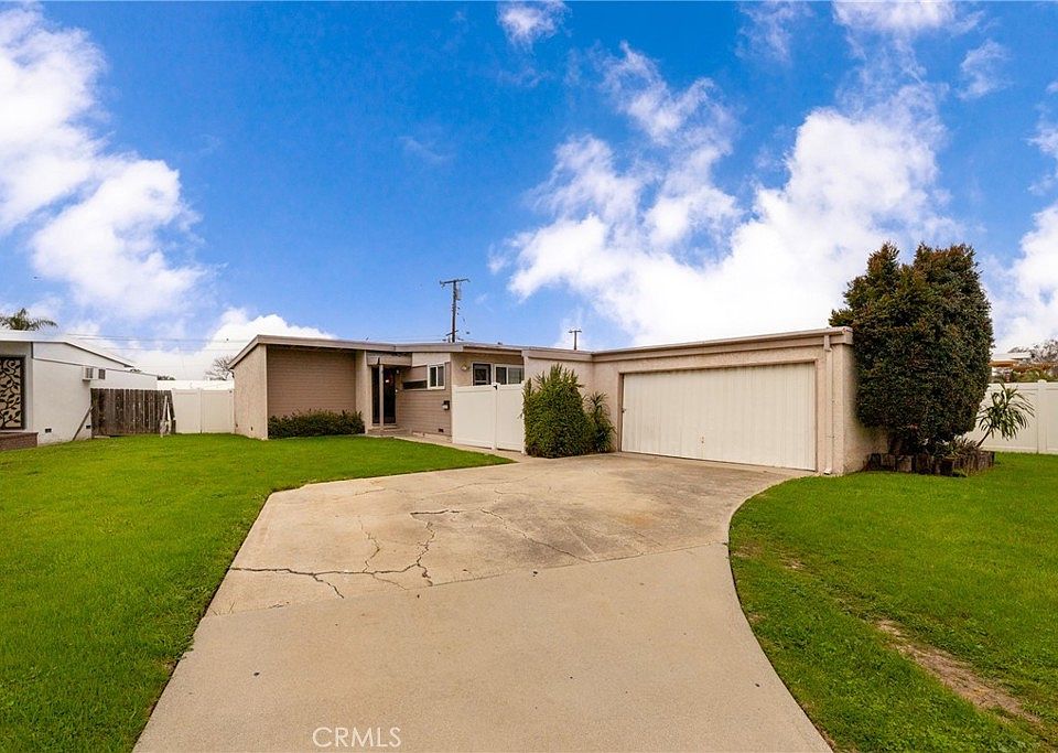 1st image of 10855 Fielding Dr