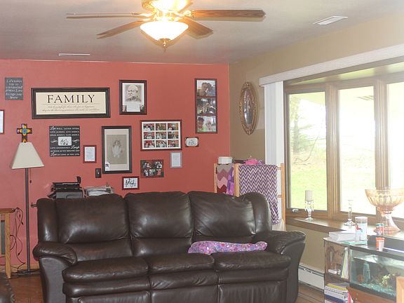 Living Room/Bay Window