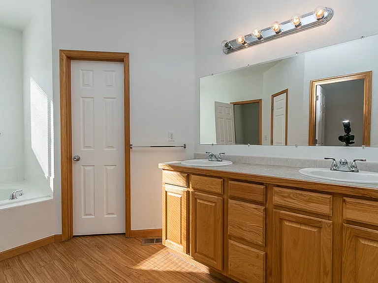 6708 Sage Ave — Photo 17