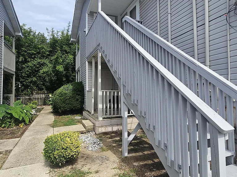 1275 Redwood Ln #B — Photo 21