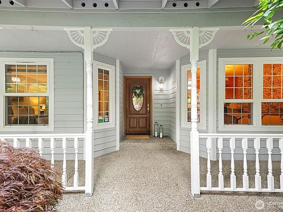 4th image of 13423 100th Street NW