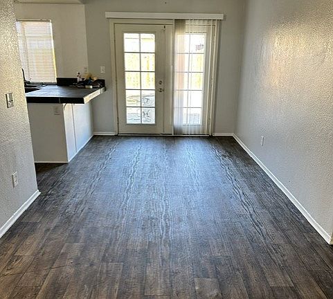 4th image of 3735 Hollowglen Dr