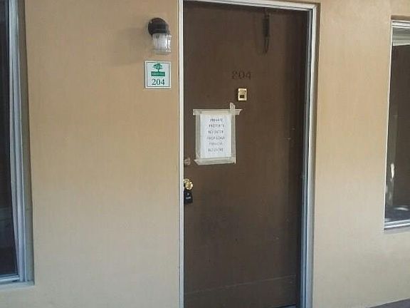 2nd image of 1830 Maravilla Ave APT 204