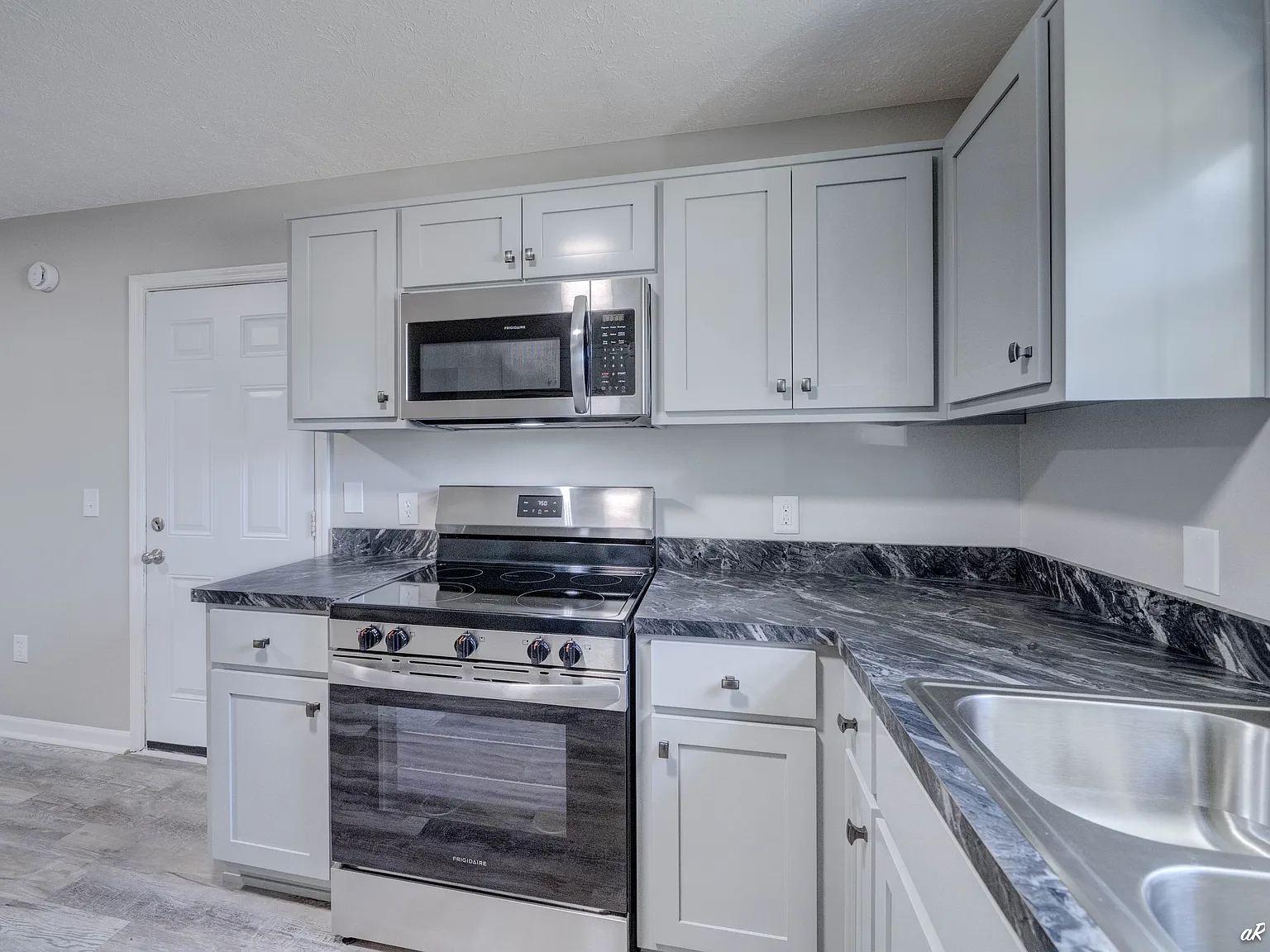 3712 Burnham Way - 1 — Photo 4