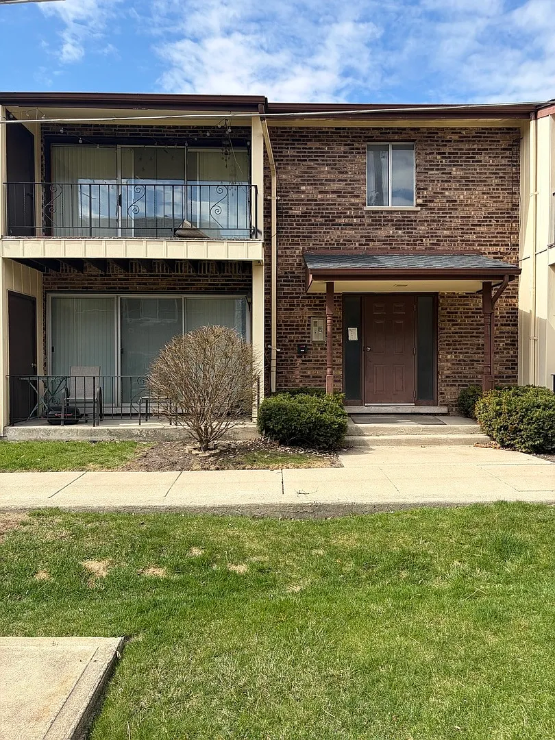 7131 Hickory St APT 6 photo 1