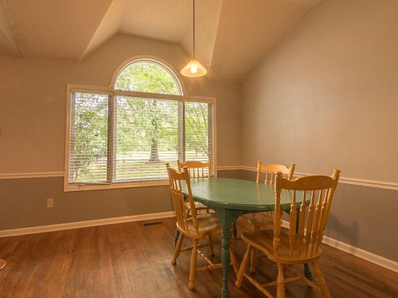 5th image of 134 Dora Dr
