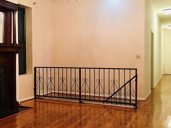 3rd image of 215 W 106th St #1RE