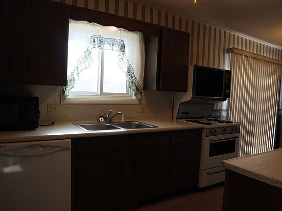 4th image of 1103 W Ash St