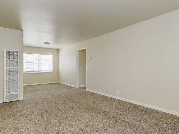 2nd image of 954 Fremont St #3