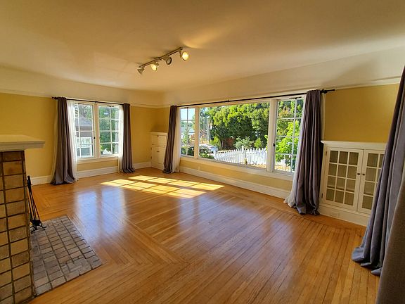 5th image of 905 Laguna Ave