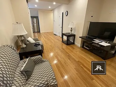 4 bed, 3.0 bath, $4,400 — Photo 2