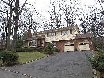 2nd image of 22 Willow Brook Dr
