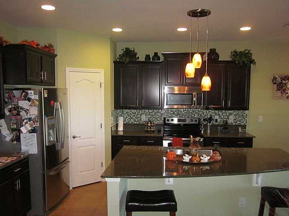 5th image of 8520 Bassett Ct