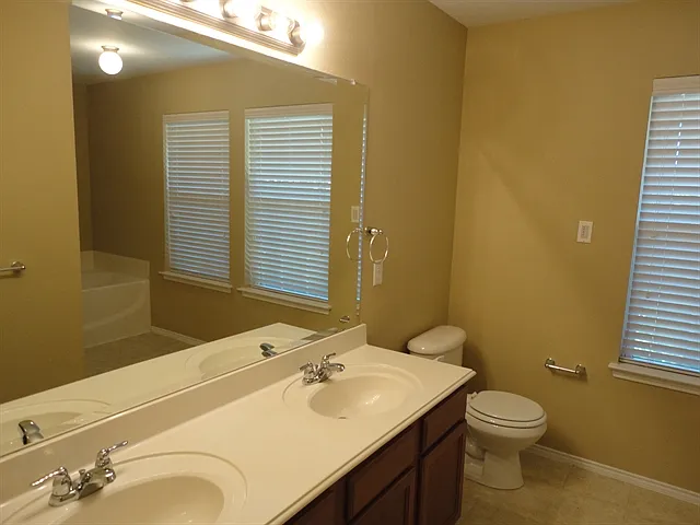5512 Parkview Hills Ln — Photo 12