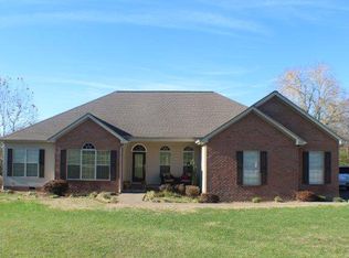 205 Autumn Ridge Rd, Glasgow, KY 42141