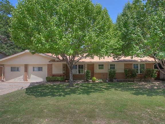 3rd image of 3305 Phoenix Dr