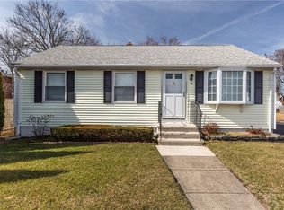 29 Paulhus Ct, Pawtucket, RI 02861