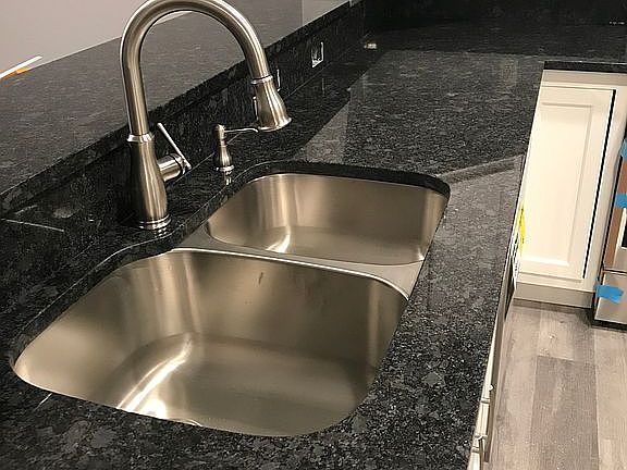 3rd image of 42713 Melinda Pl
