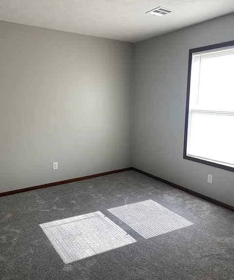 421 S Tulip St — Photo 5
