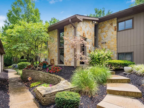 3165 Griggsview Ct, Columbus, OH 43221